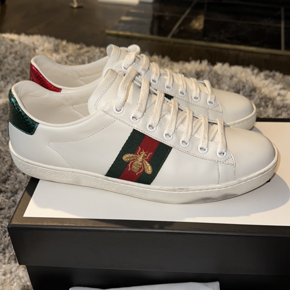 Women’s Gucci sneakers - Picture 2 of 5